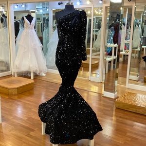 ✔️ one shoulder special occasion dress in black sequin